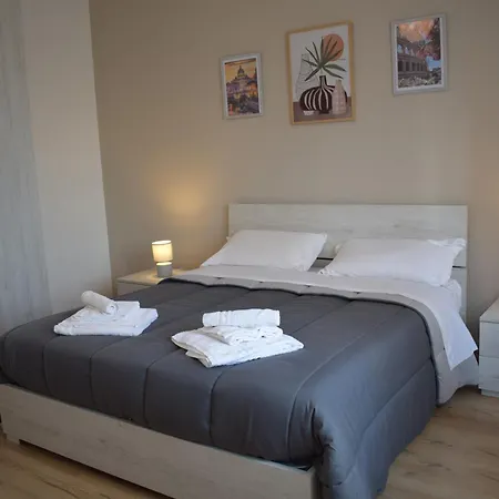 Joy House - Vaticano * Rom